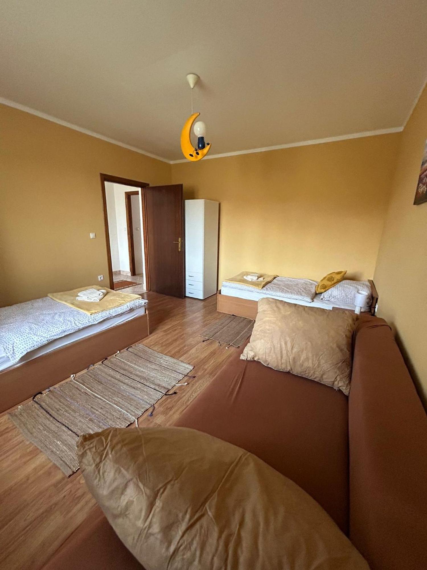Domus Nostra Appartement Lovinac  Buitenkant foto