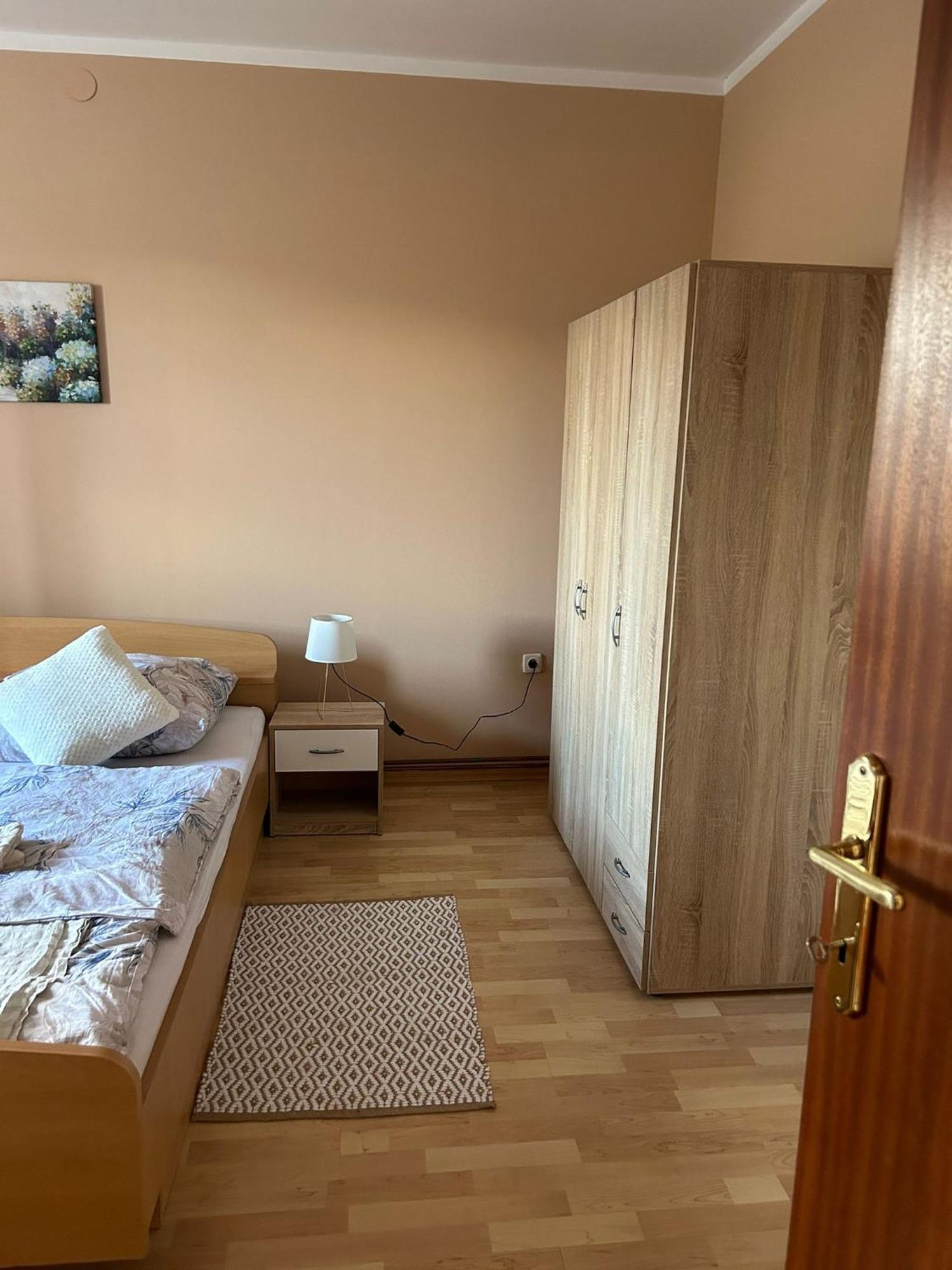 Domus Nostra Appartement Lovinac  Buitenkant foto