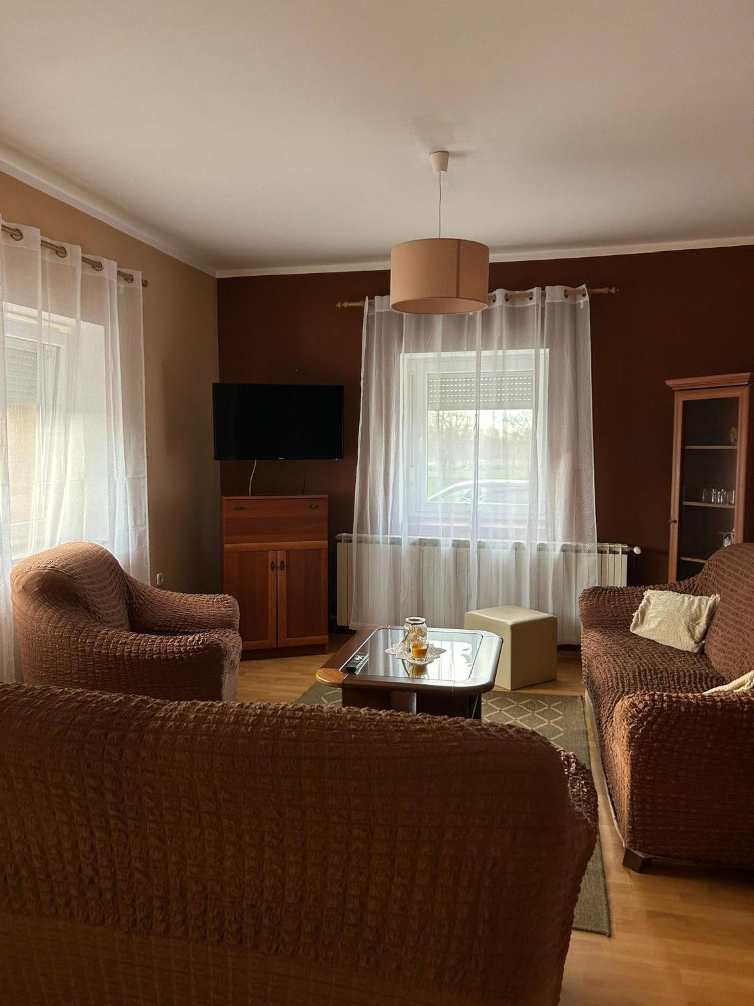Domus Nostra Appartement Lovinac  Buitenkant foto