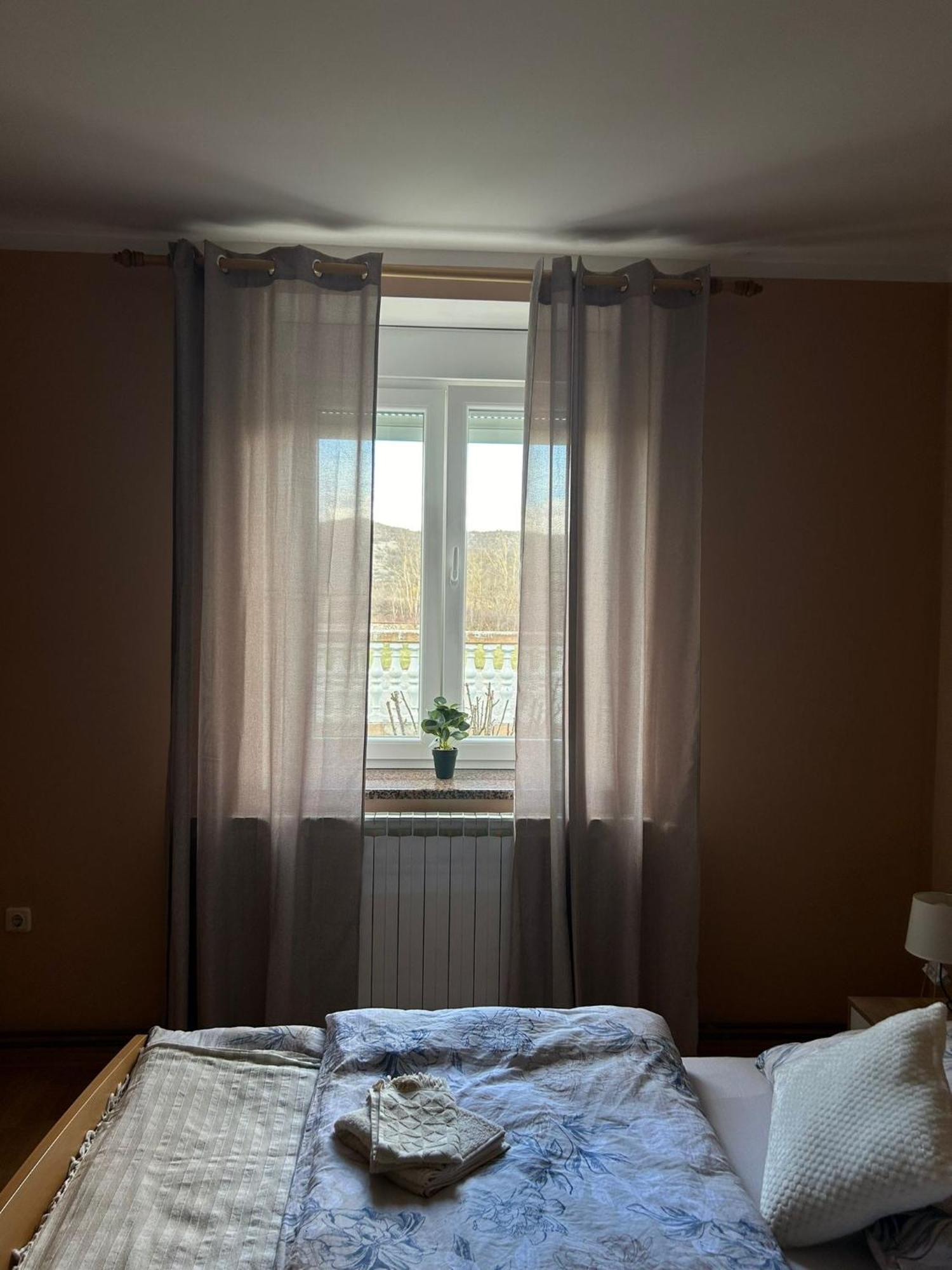 Domus Nostra Appartement Lovinac  Buitenkant foto