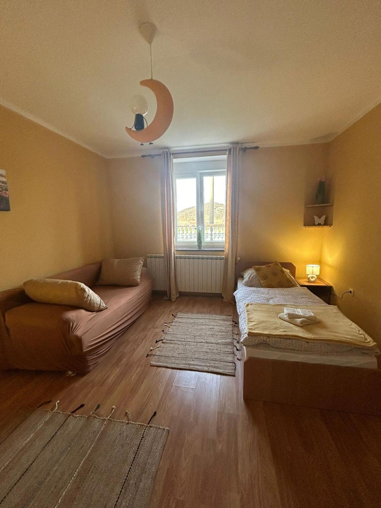 Domus Nostra Appartement Lovinac  Buitenkant foto
