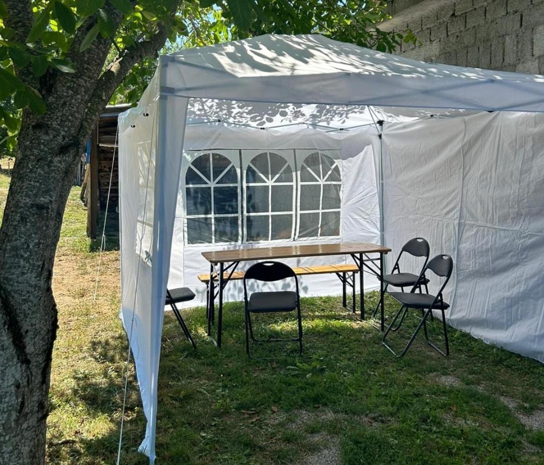 Domus Nostra Appartement Lovinac  Buitenkant foto